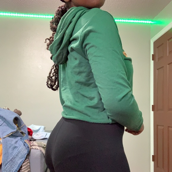 Queen Cropped Hoodie - Picture 4 of 5